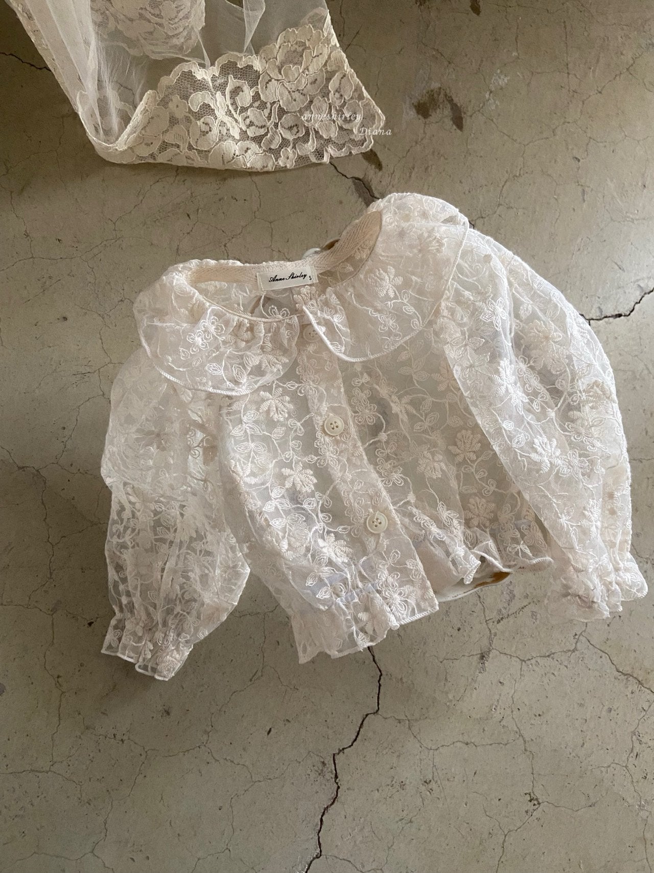 Lace collar cardigan