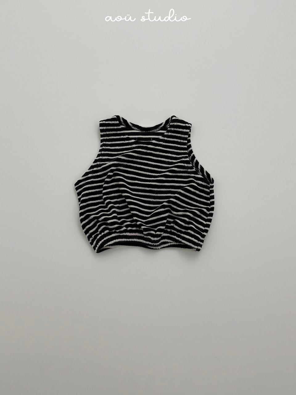 Como sleeveless