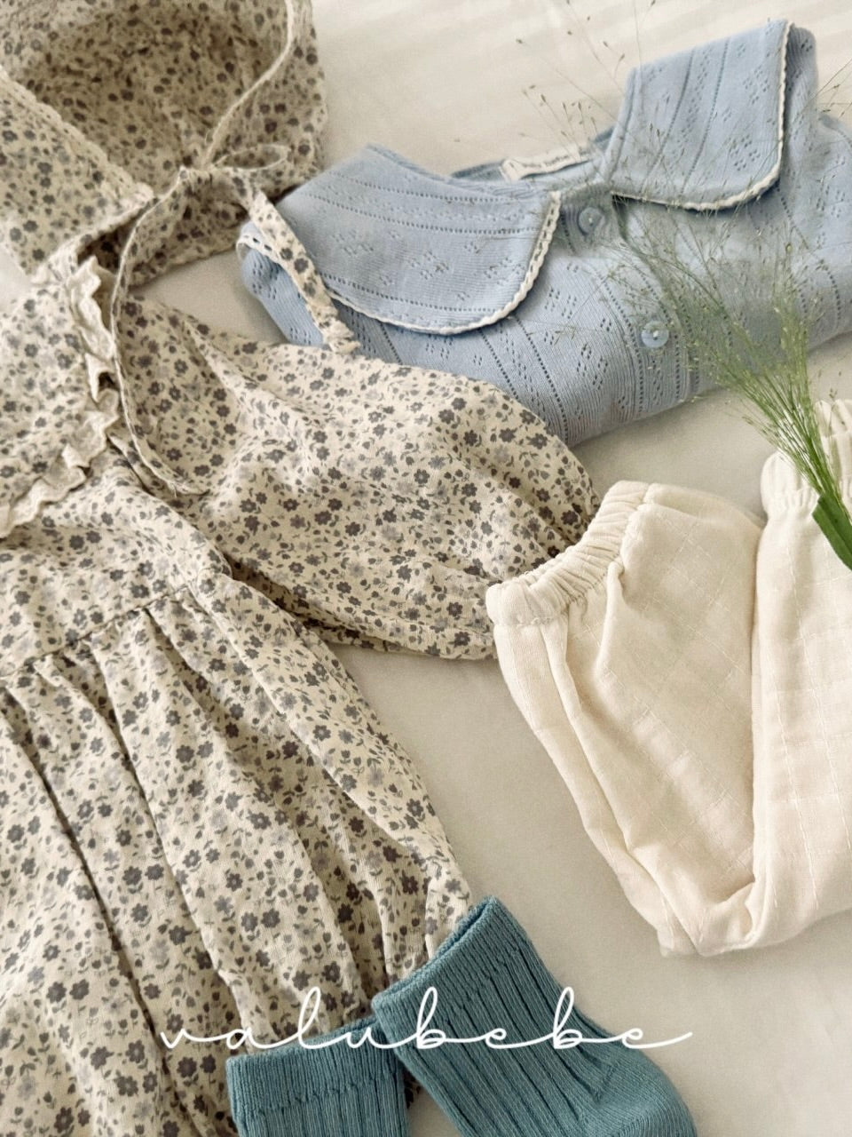 Small flower rompers