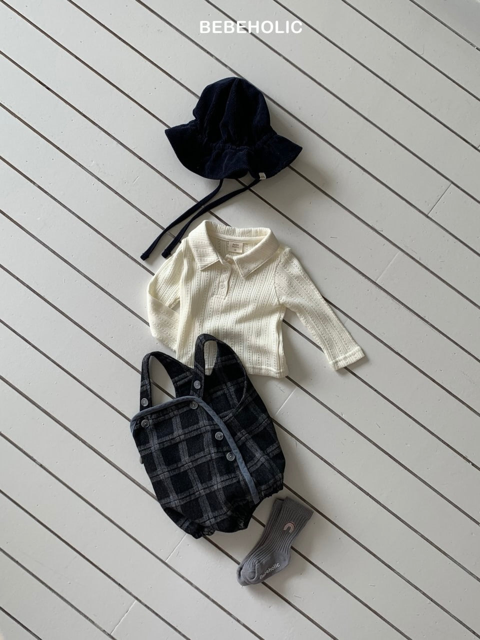 Eyelet soft collar T