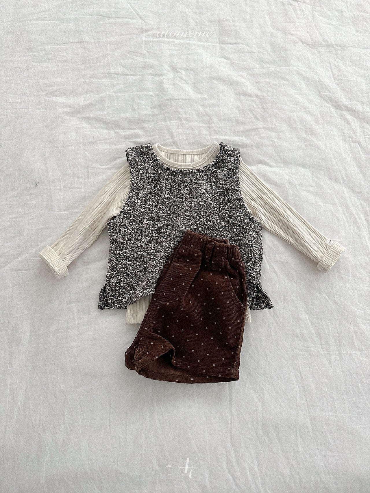 Dot corduroy pants