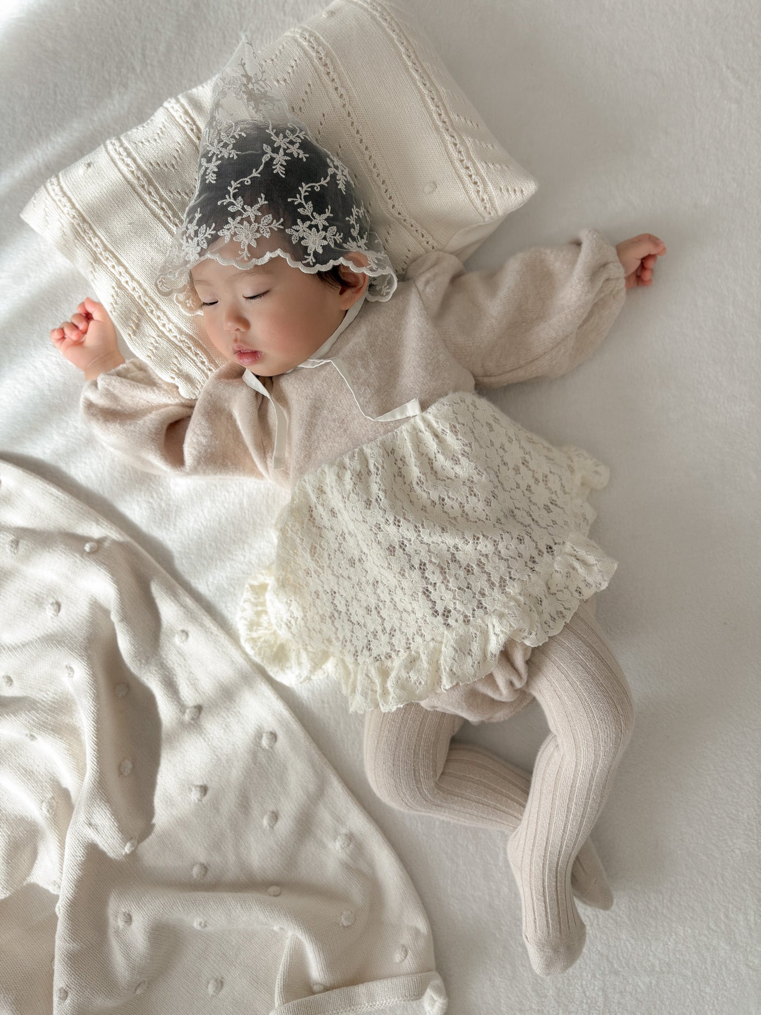 Lace frill rompers