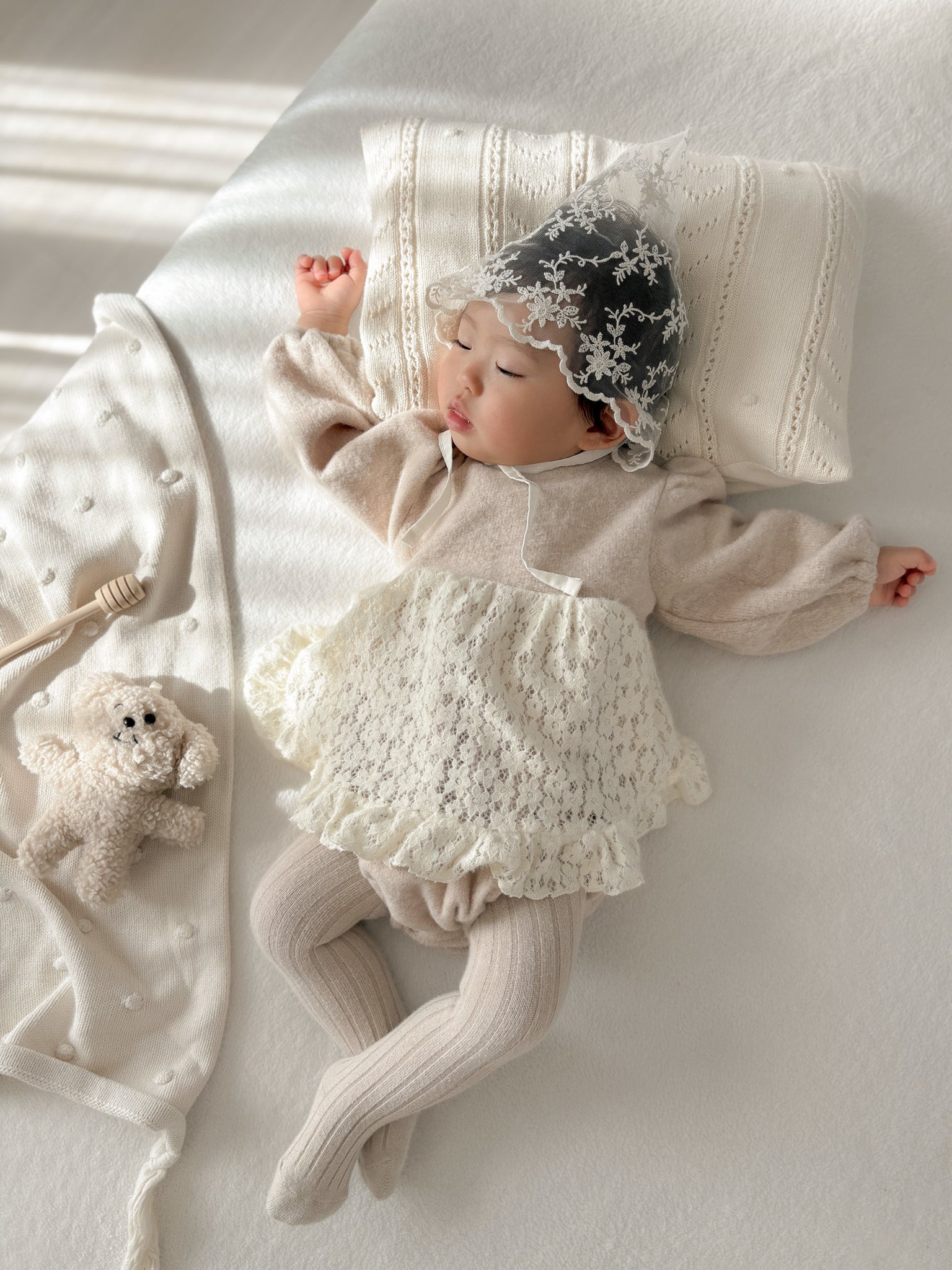 Lace frill rompers