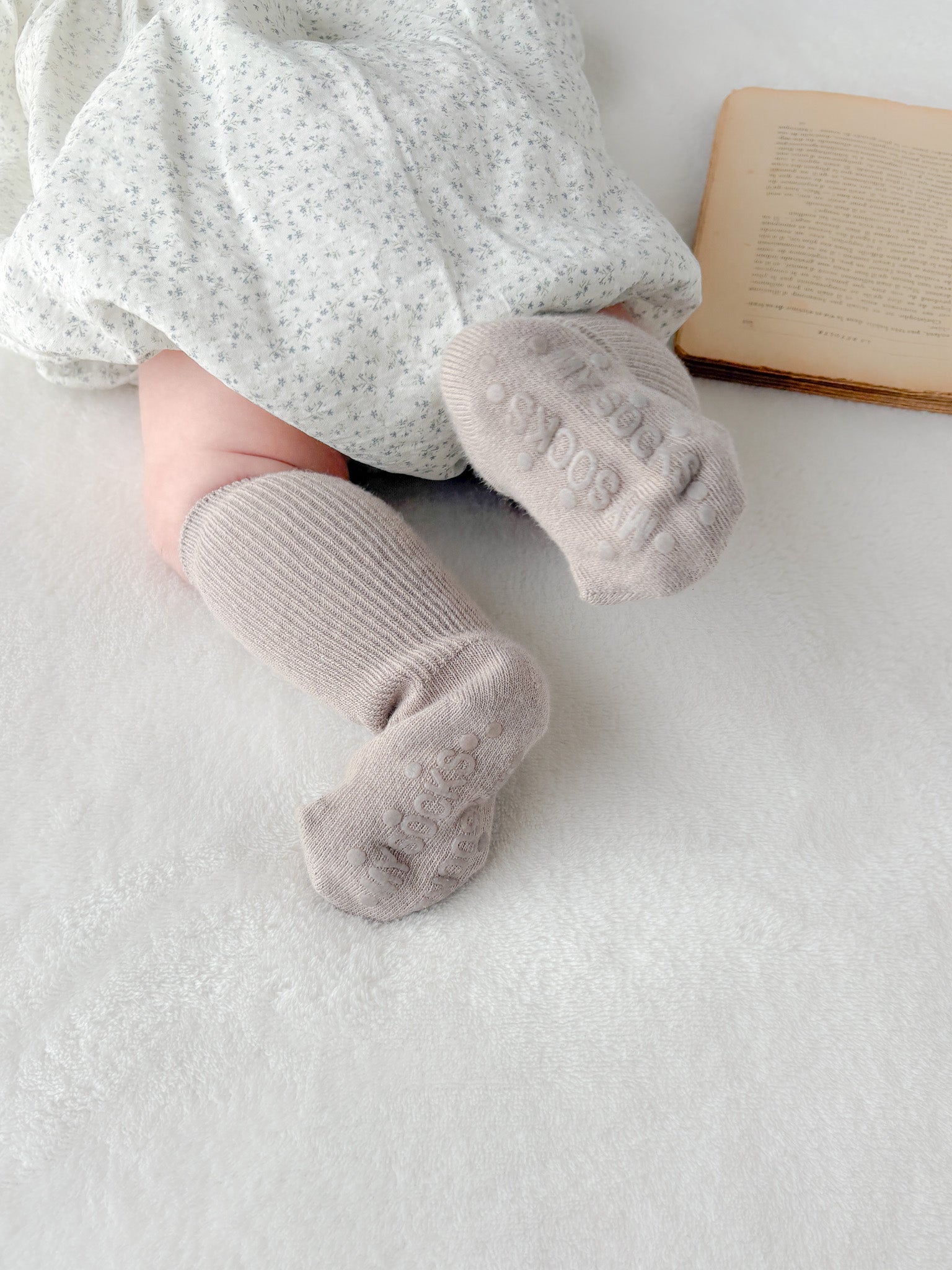 Baby milk socks set