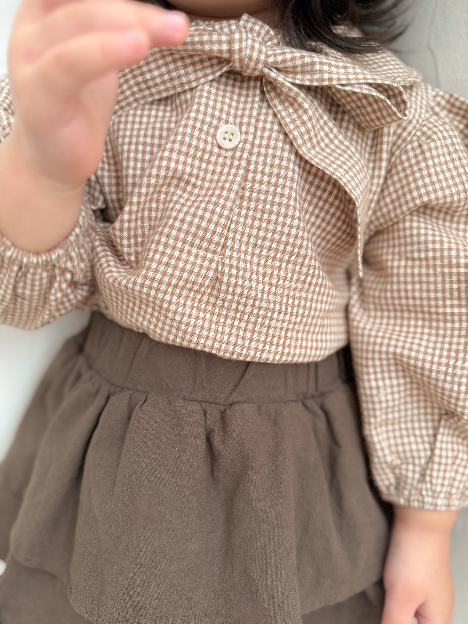 Ribbon collar blouse