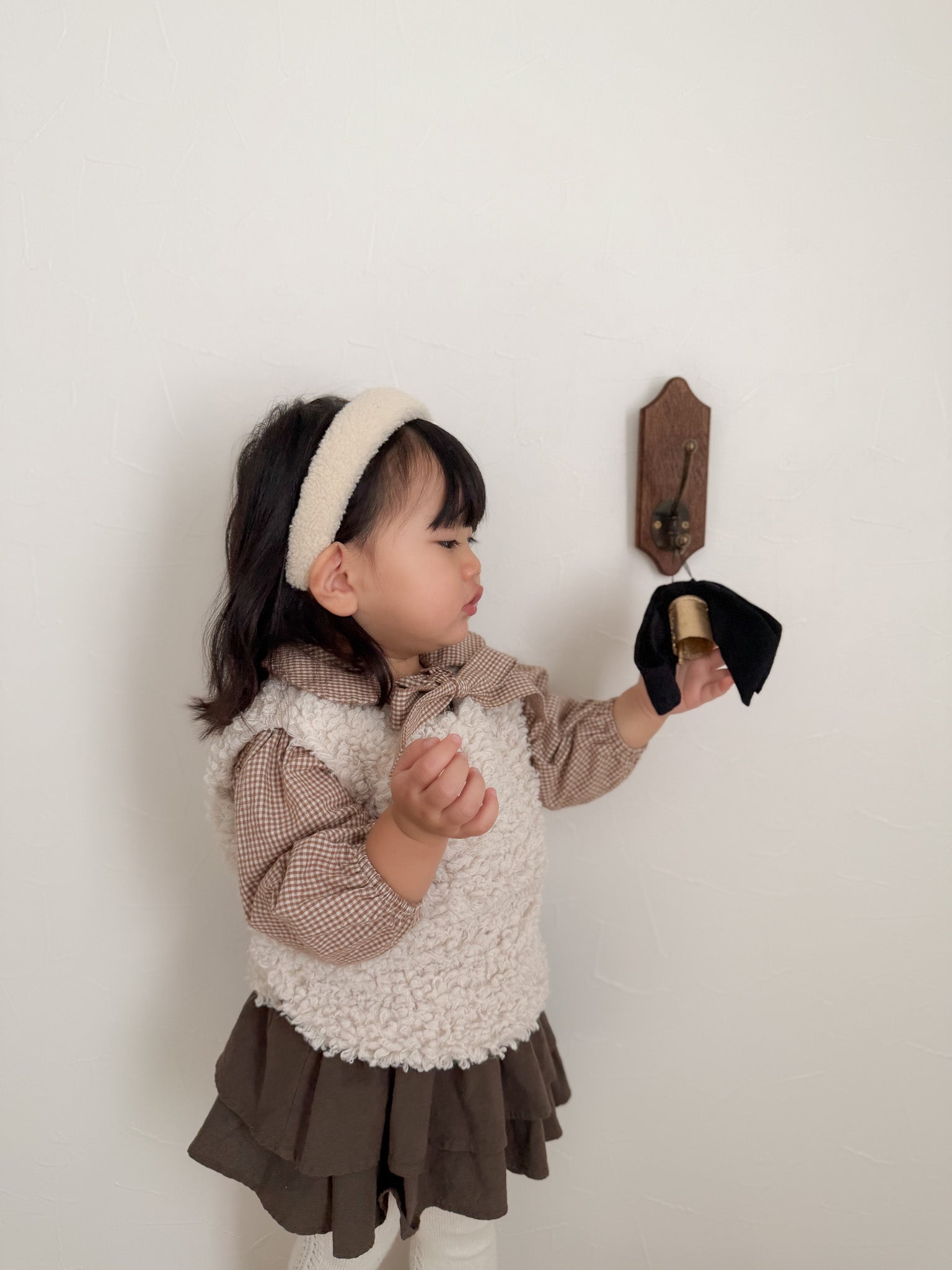 Ribbon collar blouse