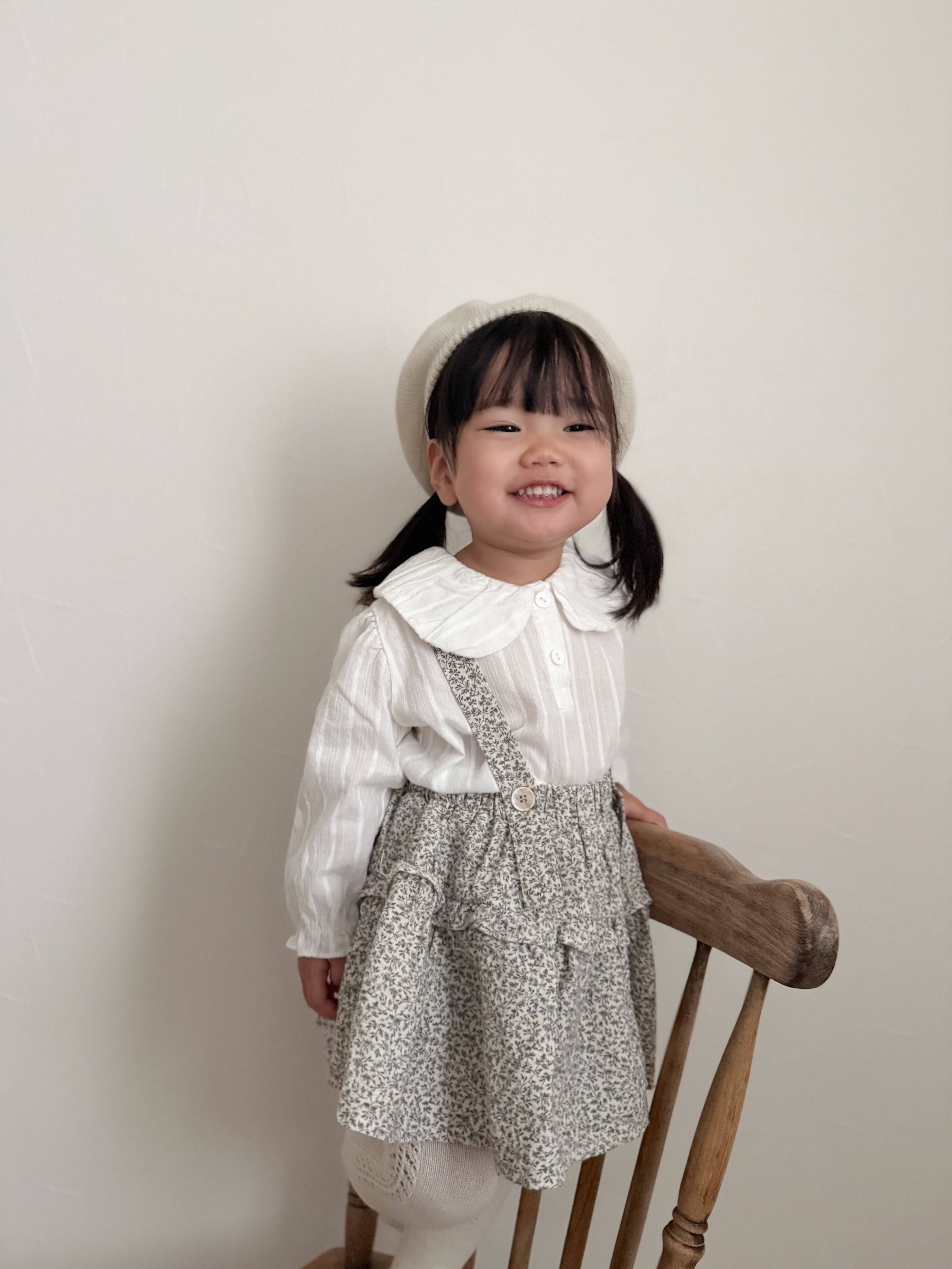 Volume collar blouse